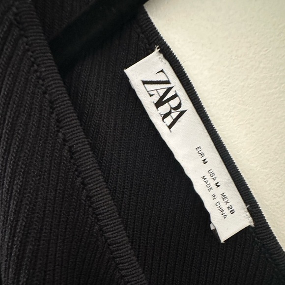 KNIT DRESS WITH CUT OUT BACK - Picture 6 of 7